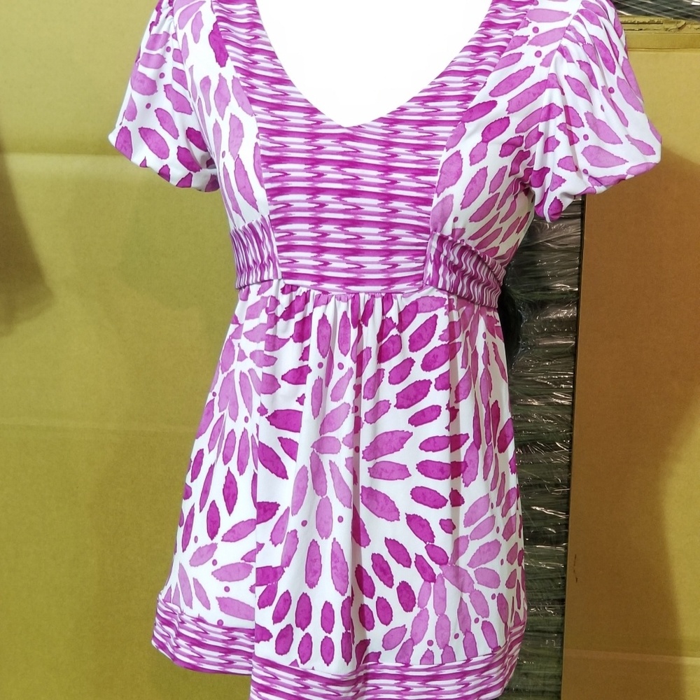 Tailor B Moss Pink and white top